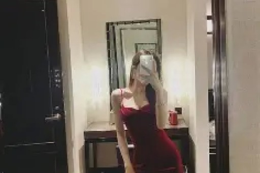 大瓜！曝某95后顶流女星自称是合作男演员的女友对方受不了死缠烂打拉黑了她